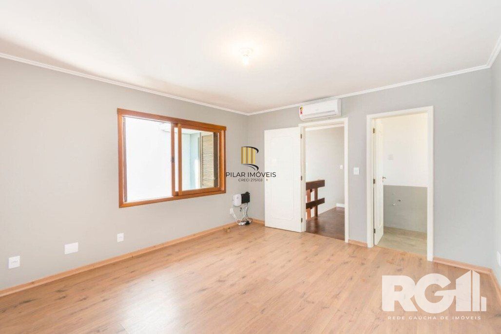 Casa com piscina, 3 dormitórios, 258m² privativos, no Jardim Itu.
