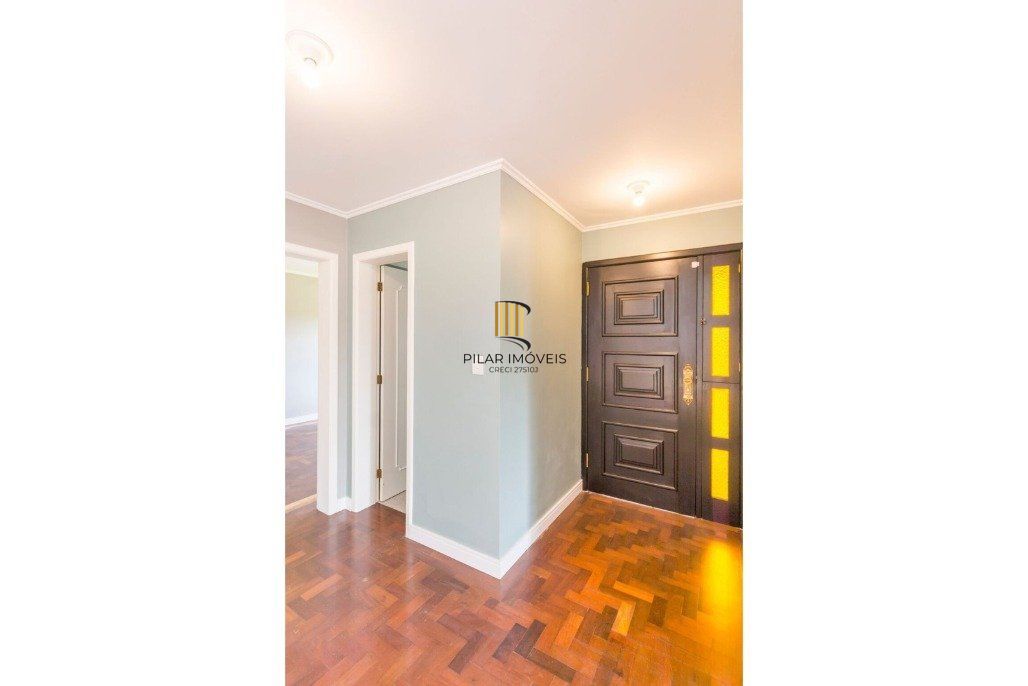Casa com piscina, 3 dormitórios, 258m² privativos, no Jardim Itu.