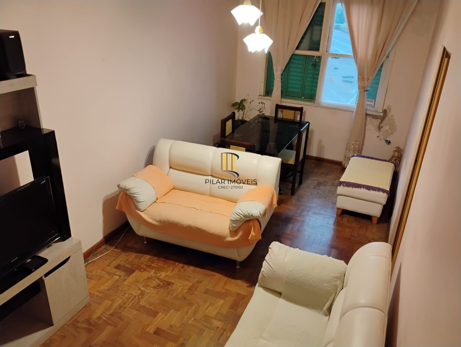 Apartamento 2 dormitórios, 67m², amplo e bem localizado na Av. Assis Brasil