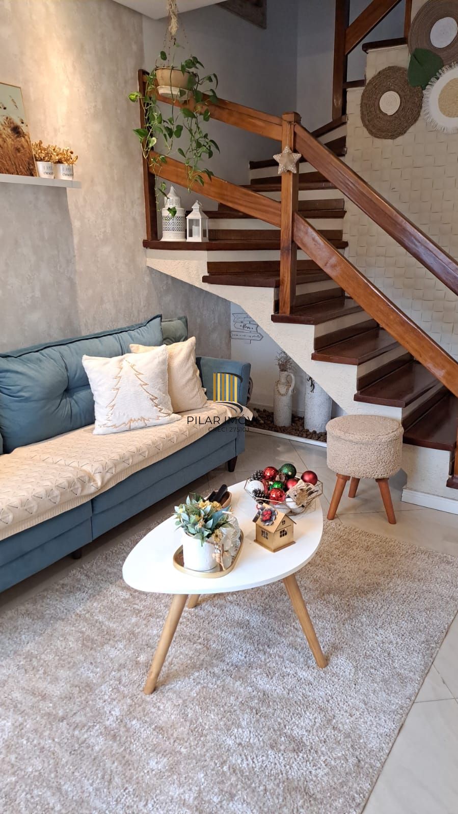 Casa Reformada em Condomínio com Suíte e Espaço Versátil