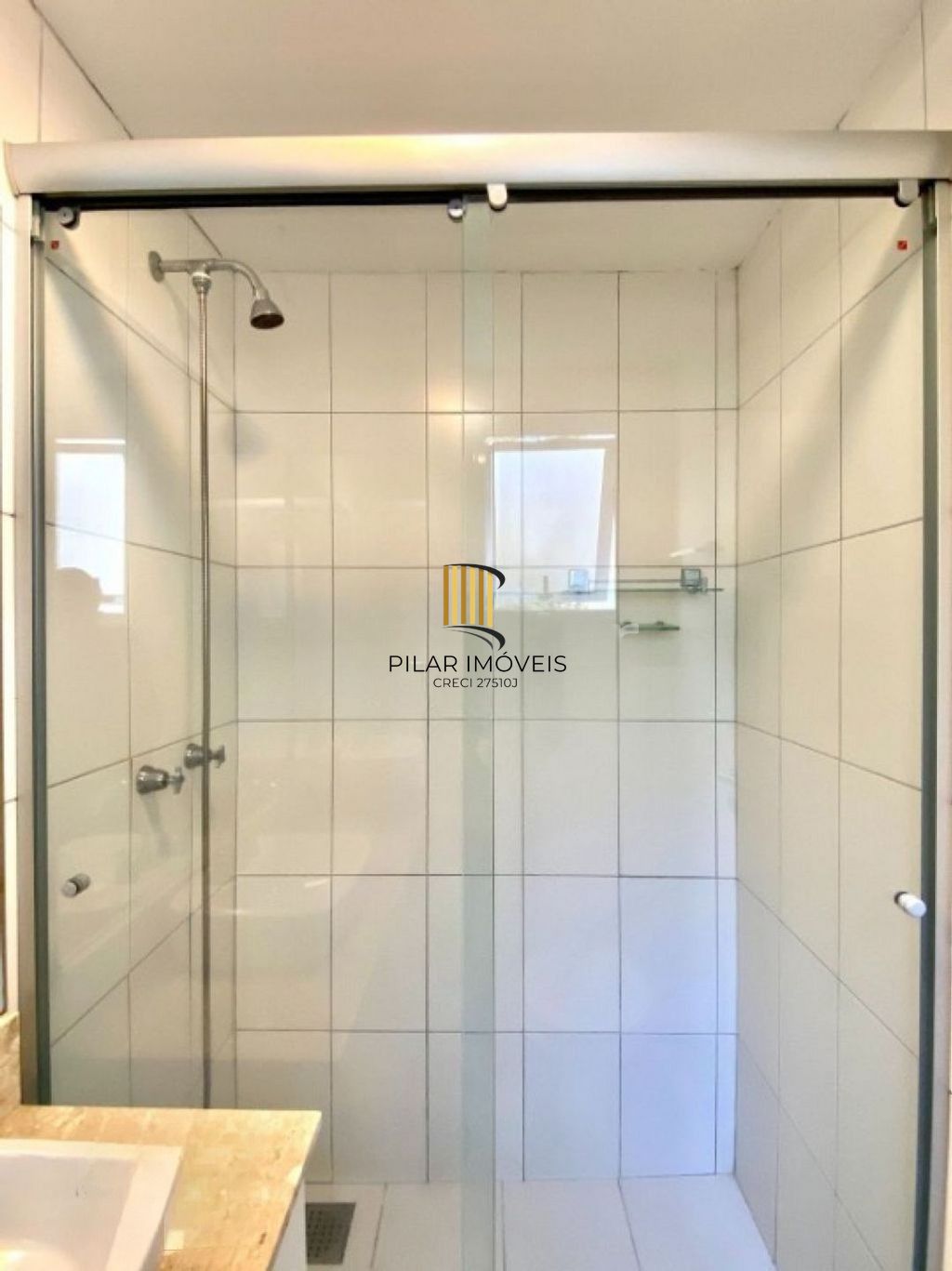 Apartamento com3 dormitórios,1 suíte, semi mobiliado e com vaga