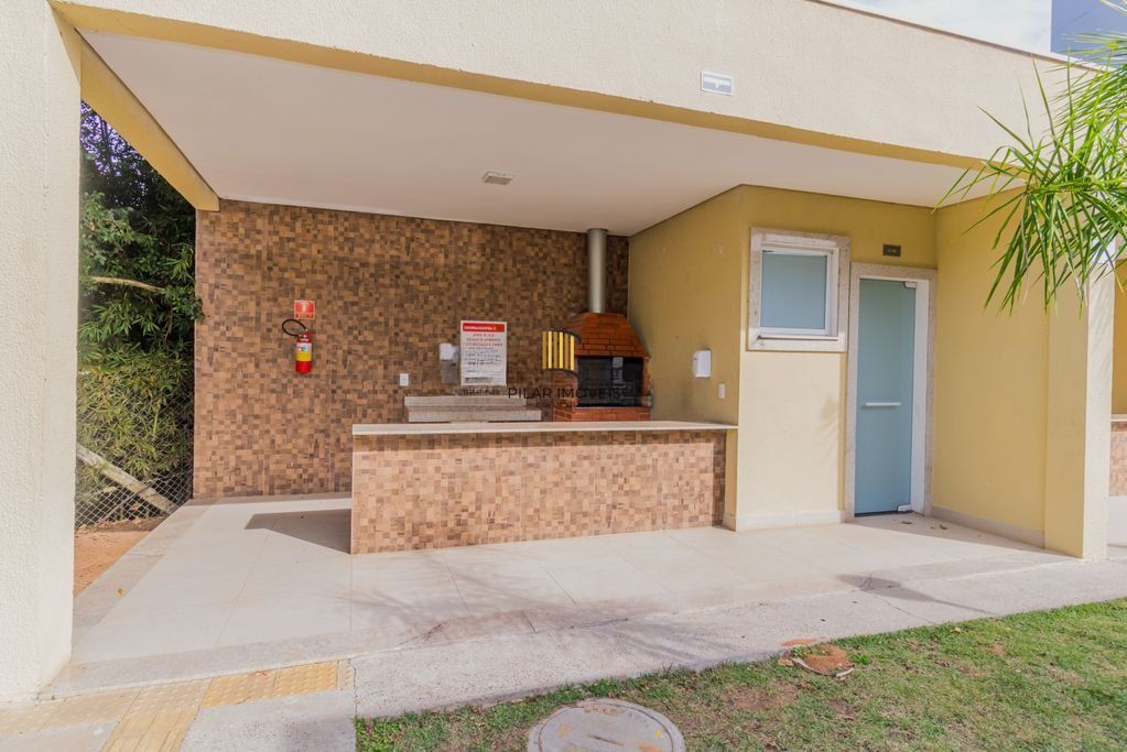 Apartamento com 2 dormitórios e vaga no Morro Santana