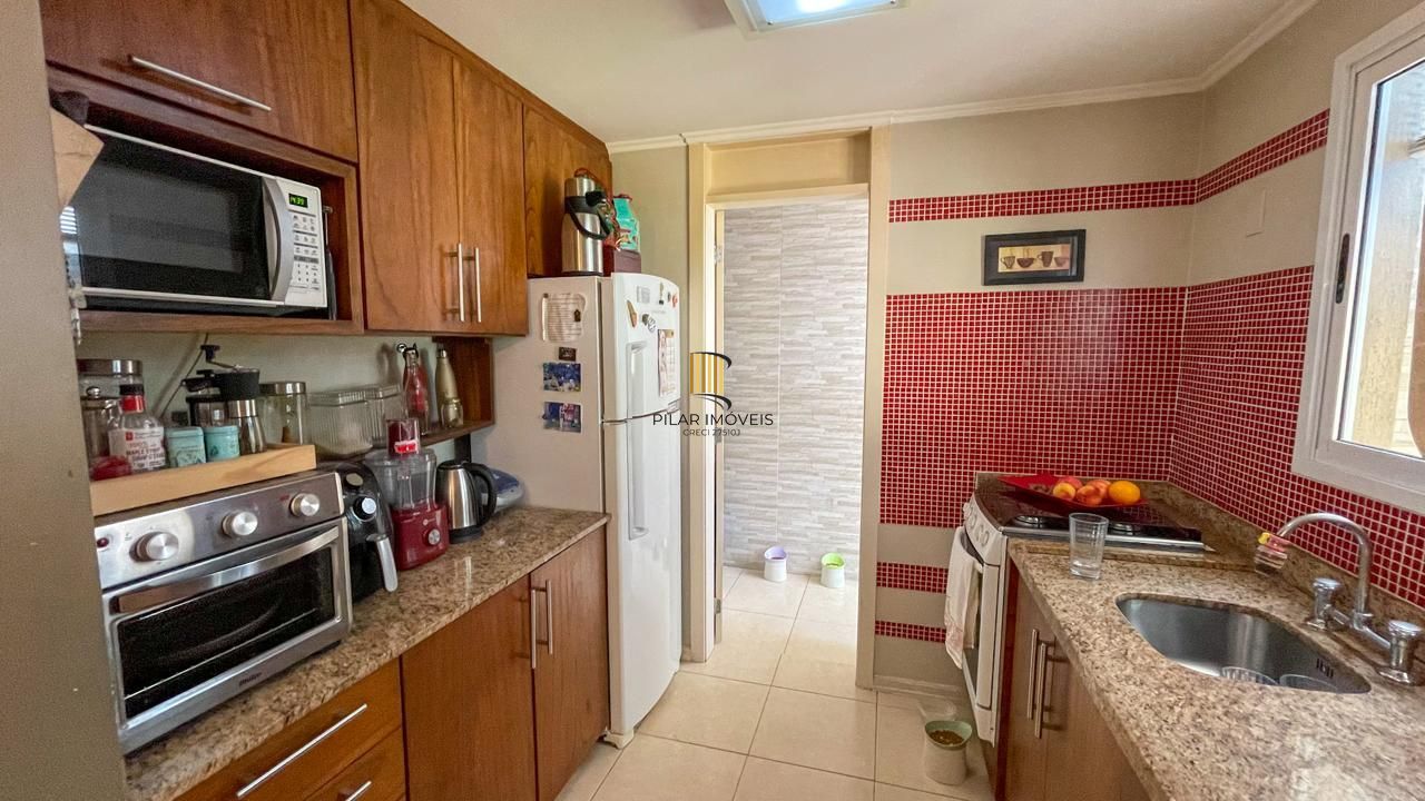 Casa em Condomínio 4 Dormitórios com Suíte no Lindoia - Porto Alegre