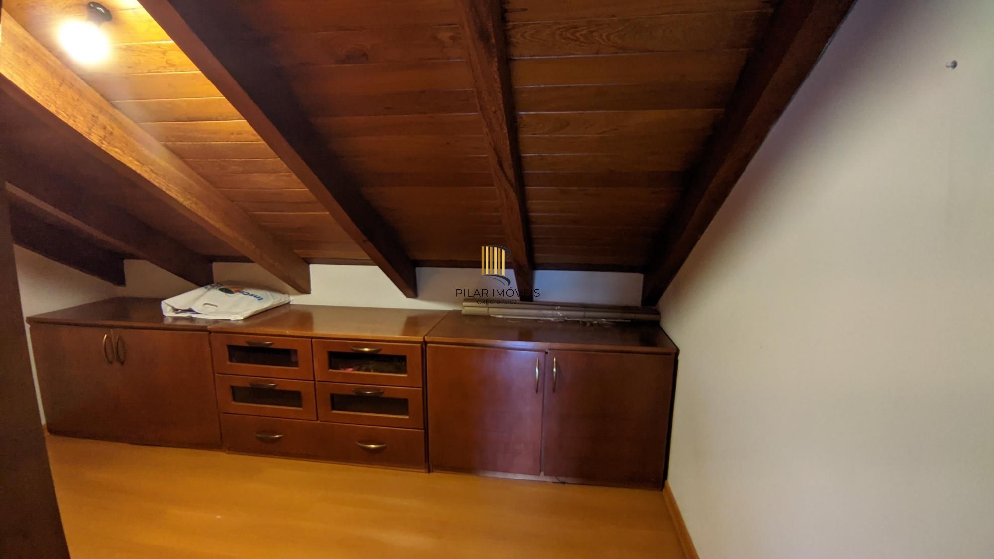 Casa de 3 Andares com Pátio e Churrasqueira Próxima ao Bourbon Country