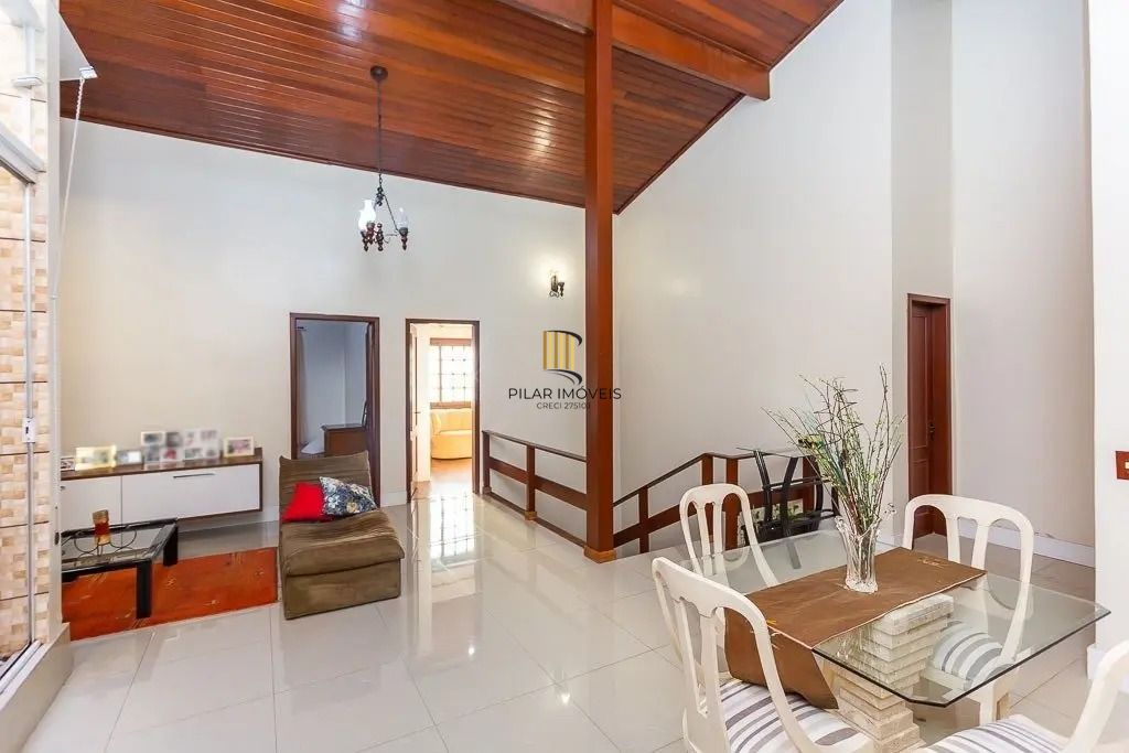 Casa espaçosa com 6 dormitórios e vista incrível no Cristo Redentor