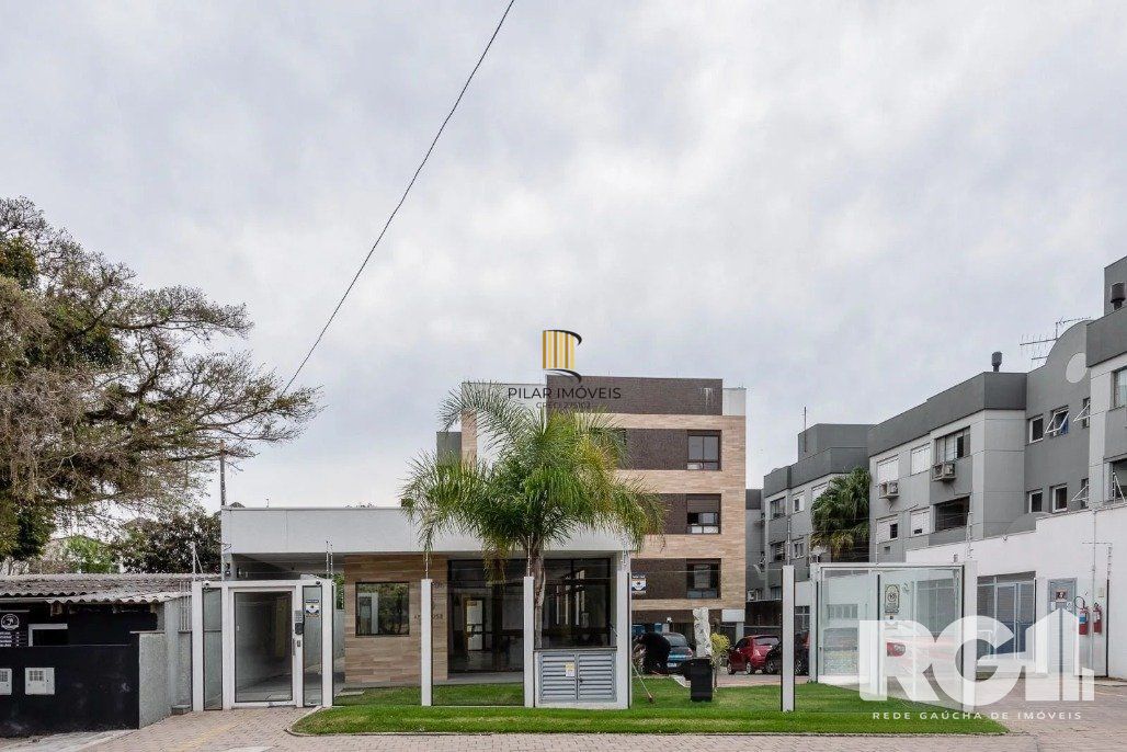 Apartamento de 3 dormitórios com suíte e churrasqueira, lavabo e 2 vagas de garagem.