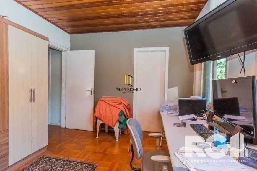 Casa 5 dormitórios no bairro Jardim Itu