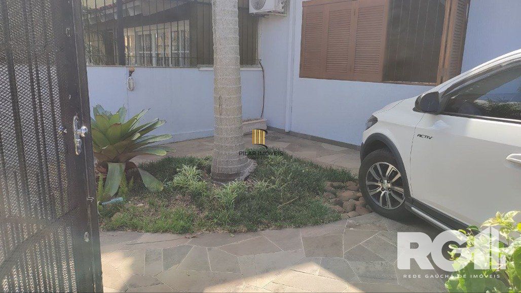 Casa com 3 dormitórios na Rua, Paulo Madureira Coelho, proximo ao novo Cesto, Morro Santana