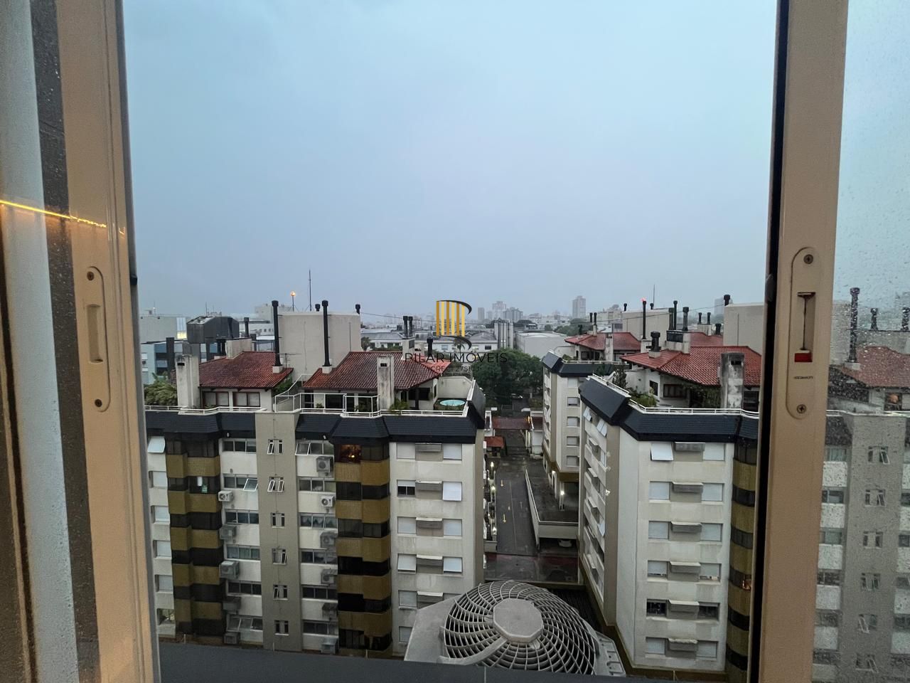 Apartamento Semimobiliado 2 dormitórios 1 vaga coberta - Passo da Areia