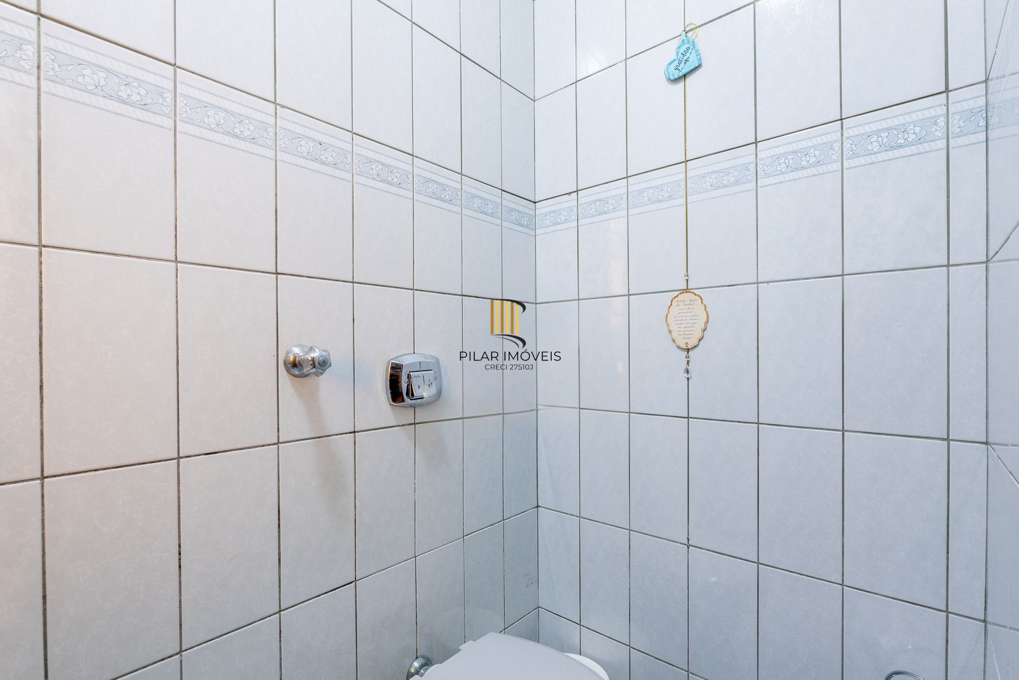 Casa com 5 Dormitórios, Suíte Master e Piscina no Jardim Planalto