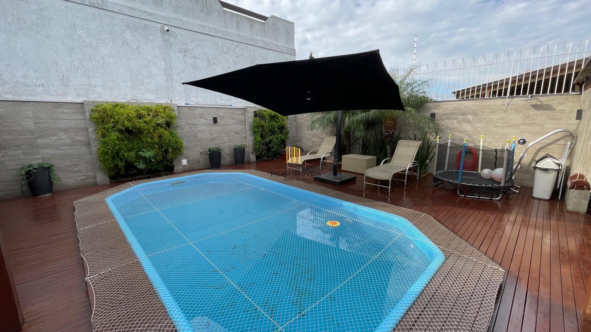 Casa com Piscina Aquecida e Energia Solar