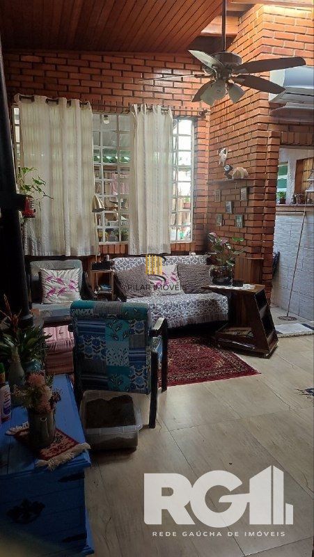 Casa 3 dormitórios no bairro Chácara das Pedras