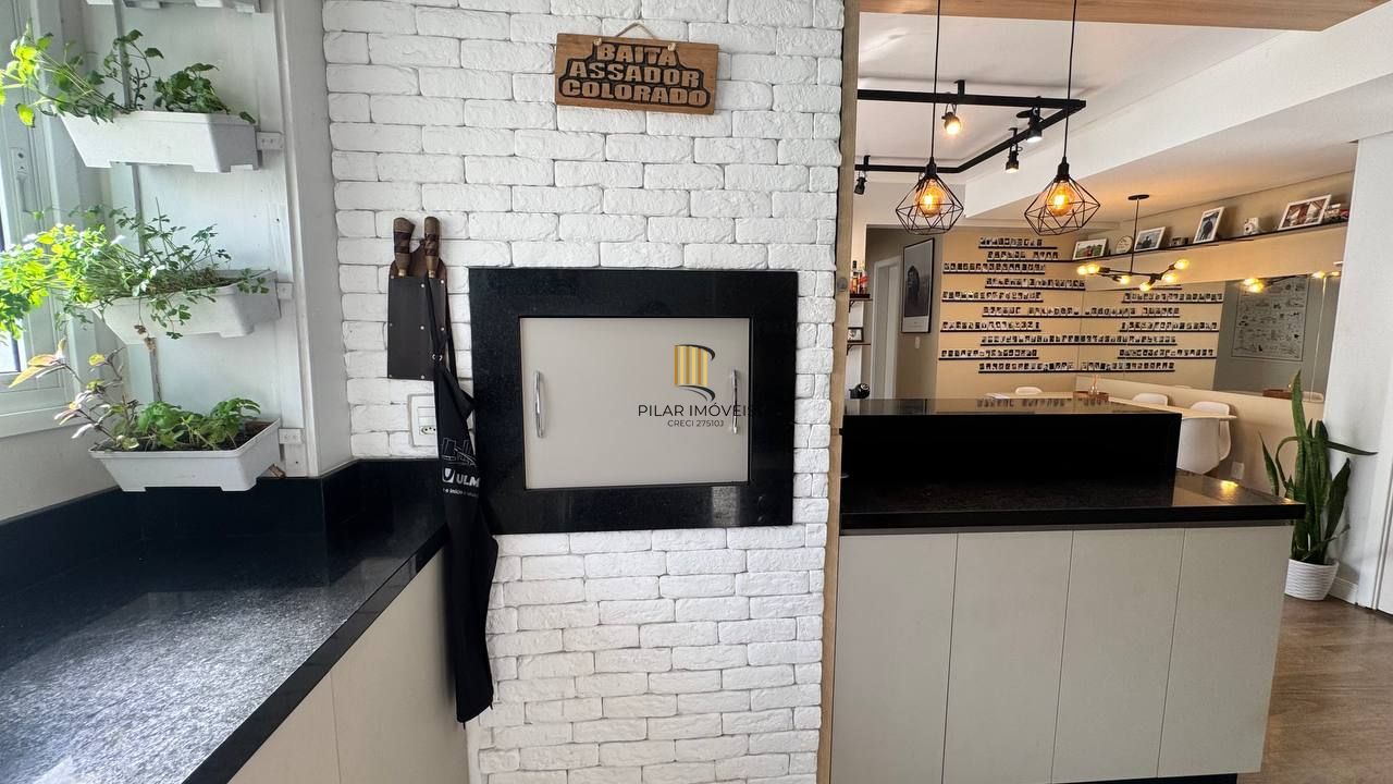 Apartamento mobiliado com 2 dormitórios 1 suíte e 1 vaga no Cristo Redentor