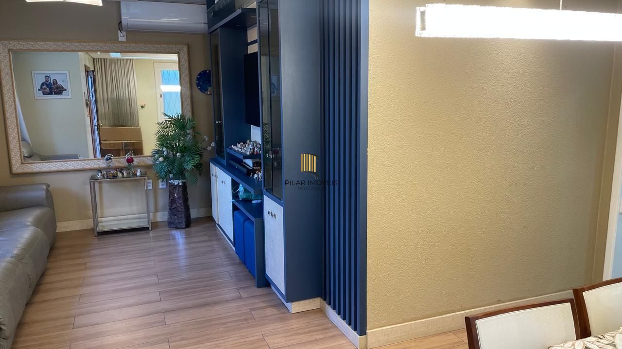 Casa térrea com 2 suítes com amplo pátio,