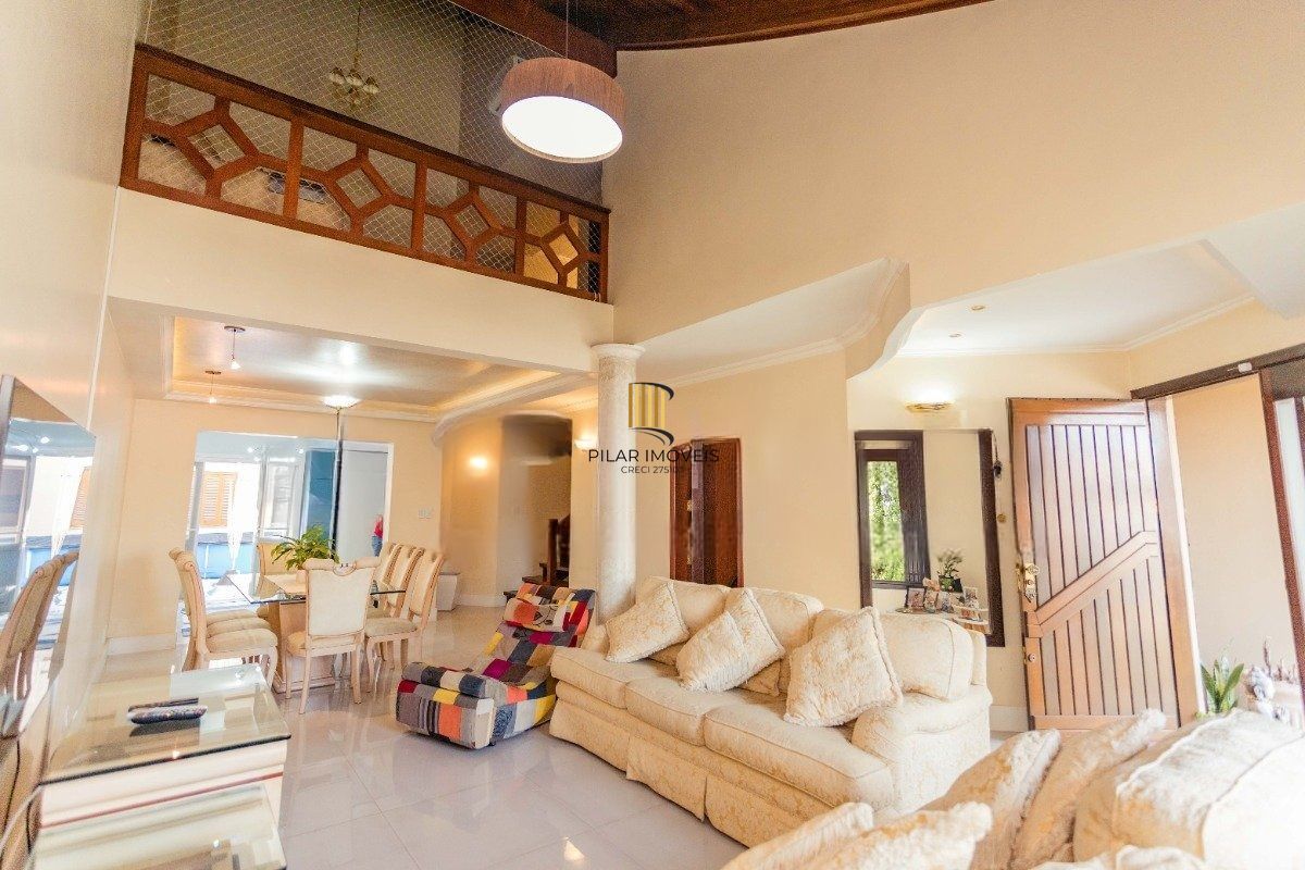 Casa semi-mobiliada com 3 suítes e amplo salão de festas no Cristo Redentor