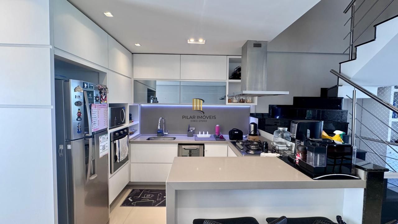 Casa mobiliada com living integrado e pátio gourmet