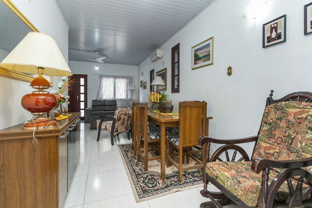 Casa com 3 dormitórios e suíte no Jardim Botânico, POA