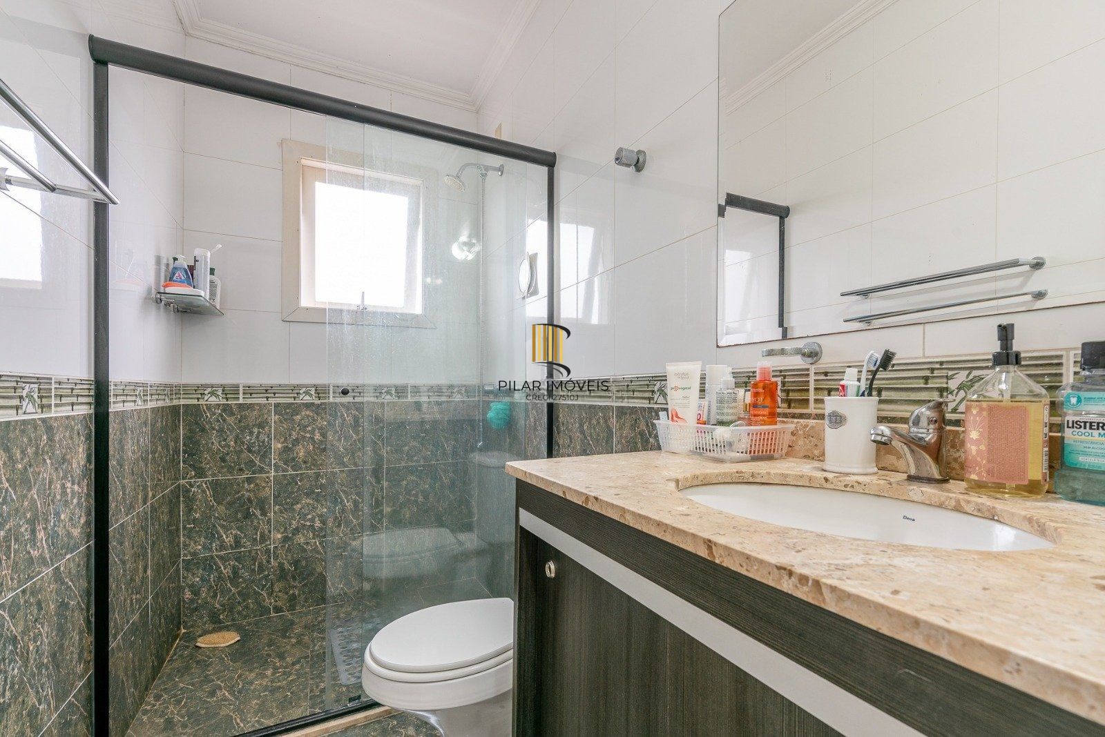 Casa com 3 dormitórios, suíte, pátio com spa, 3 vagas, Rua do Pampa - Ecoville