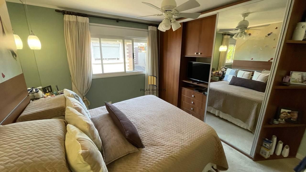 Sobrado em condomínio no Jardim Lindóia com pátio e suíte