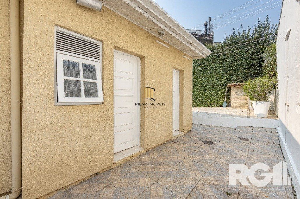 Casa 3 dormitórios no bairro Chácara das Pedras