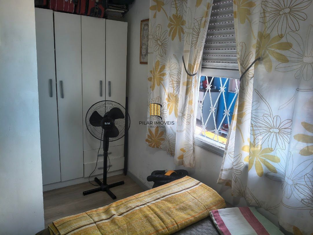 Casa de alvenaria com 3 dormitorios, e churrasquiera.  Jardim Carvalho