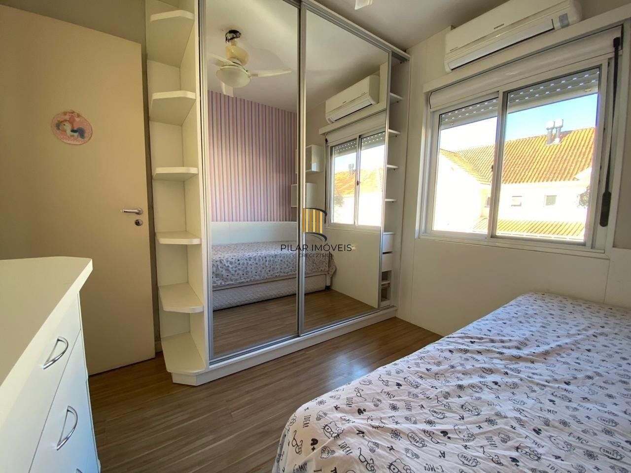 Casa em condomínio com pátio e 3 dorms no Ecoville