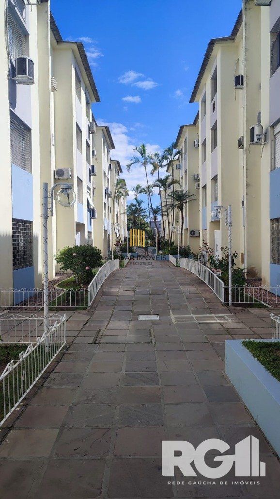Apartamento térreo 2 dormitórios 50m² privativos. Av. Engenheiro Francisco Rodolfo Simch -Sarandi
