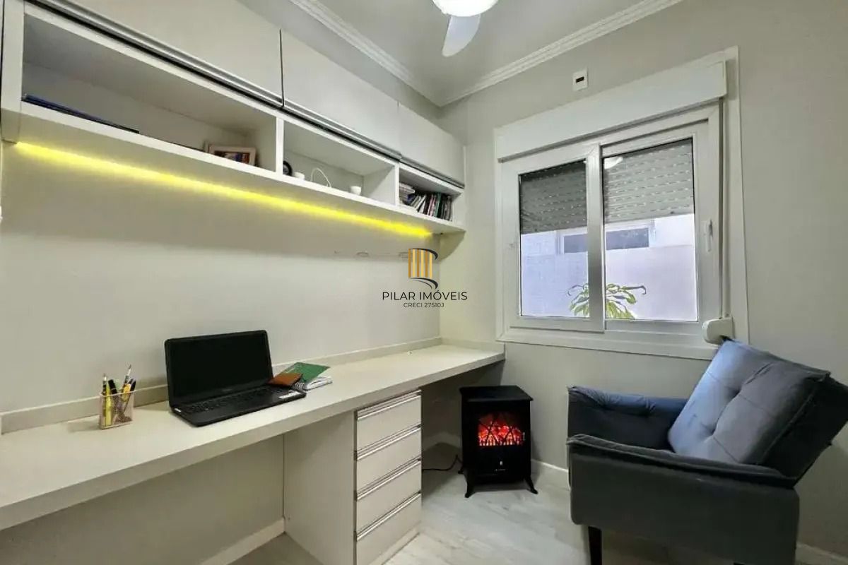 Casa em condomínio com 2 dormitórios, suíte e 2 vagas