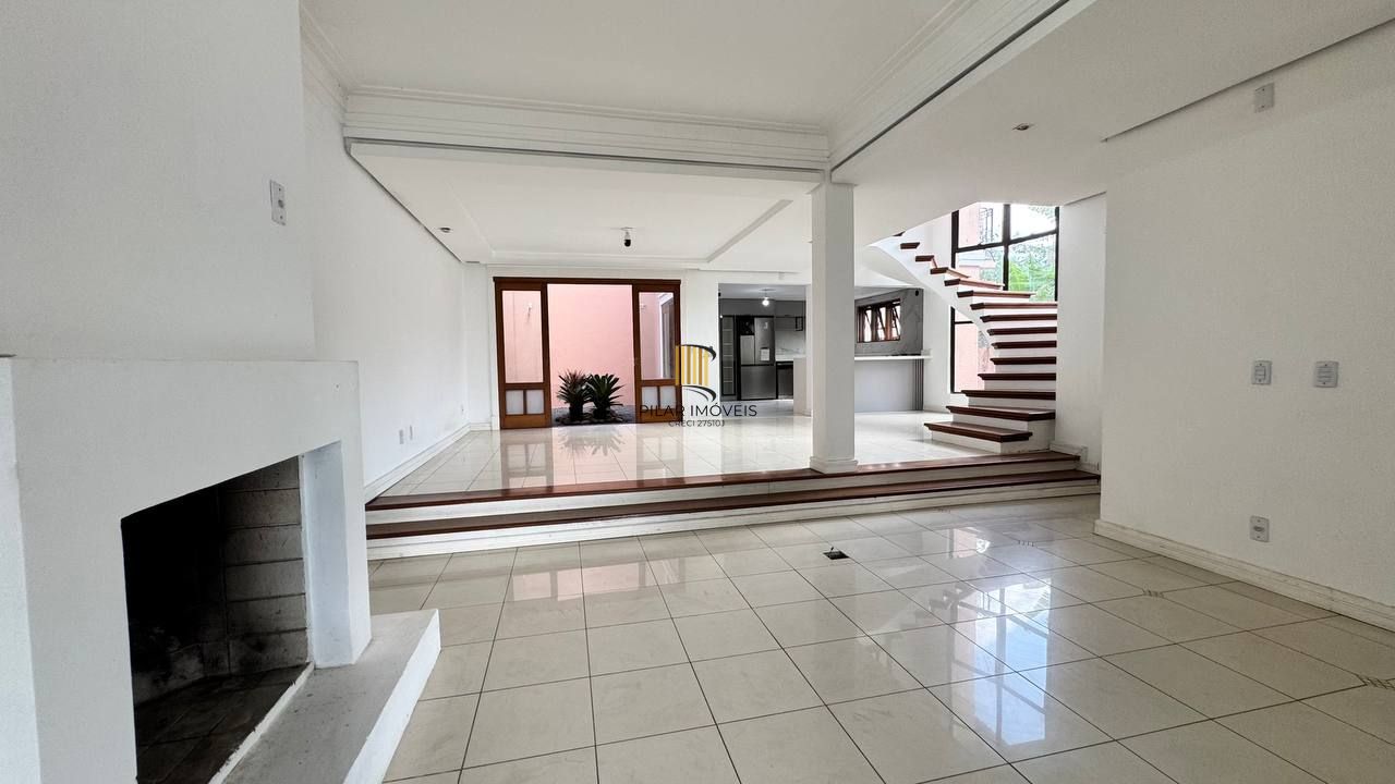 Casa 5 dormitórios no bairro Vila Nova