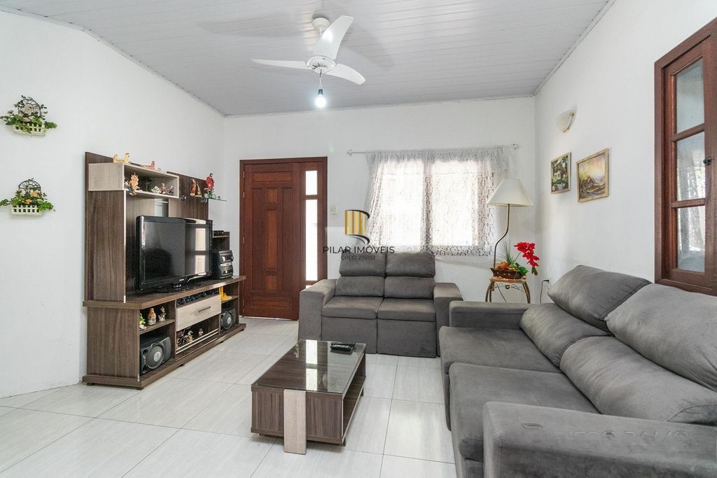 Casa com 3 dormitórios e suíte no Jardim Botânico, POA