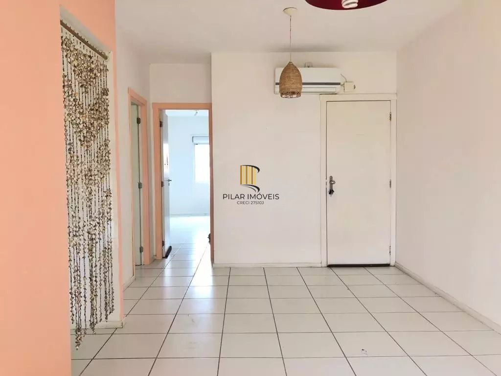 Casa em Condomínio com 2 dormitórios, suíte e 2 vagas, infraestrutura completa.