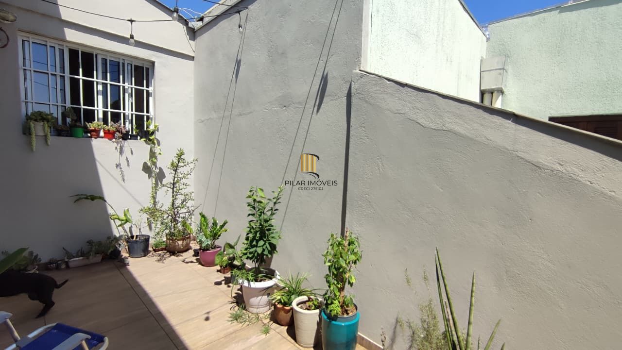 Casa com 3  Dormitórios, sacada e churrasqueira, no Bairro São João