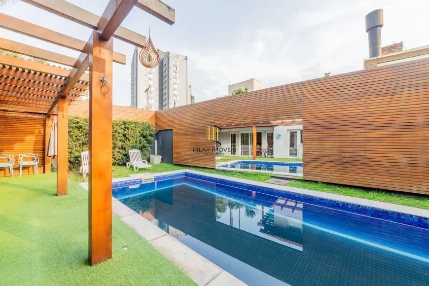 Casa alto padrão com 3 suítes e piscina no Boa Vista - Pilar Imóveis