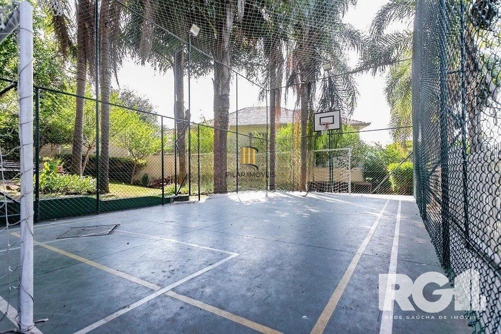 Apartamento com 94m², 3 quartos, 1 suíte, 2 vagas, no bairro Cristo Redentor em Porto Alegre..