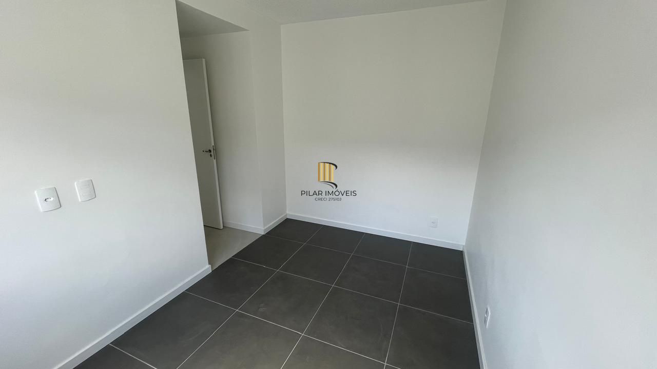 Apartamento de 2 dormitórios, 1 vaga coberta
