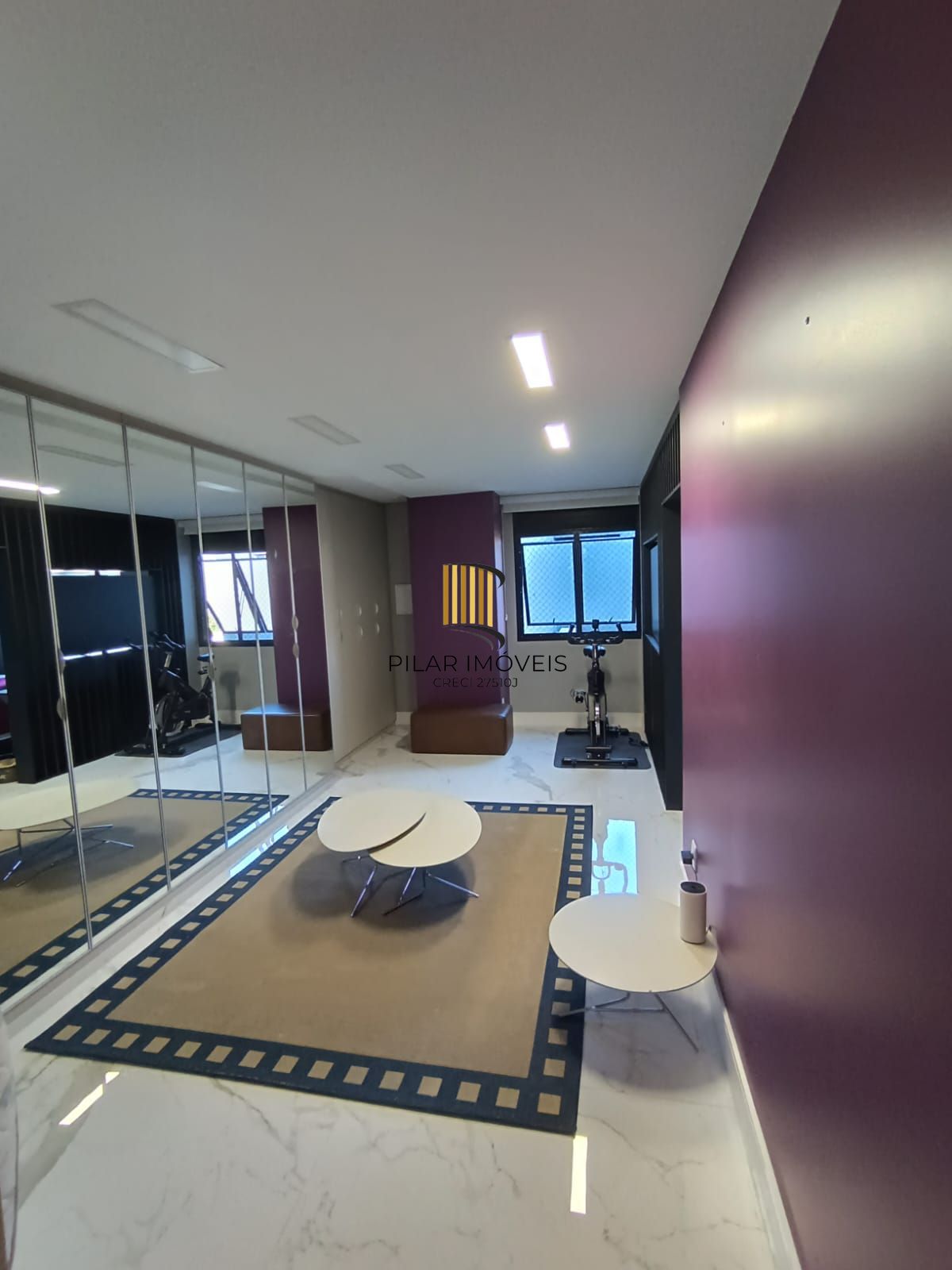 Apartamento espaçoso com 3 suítes e 4 vagas no Jardim Lindóia