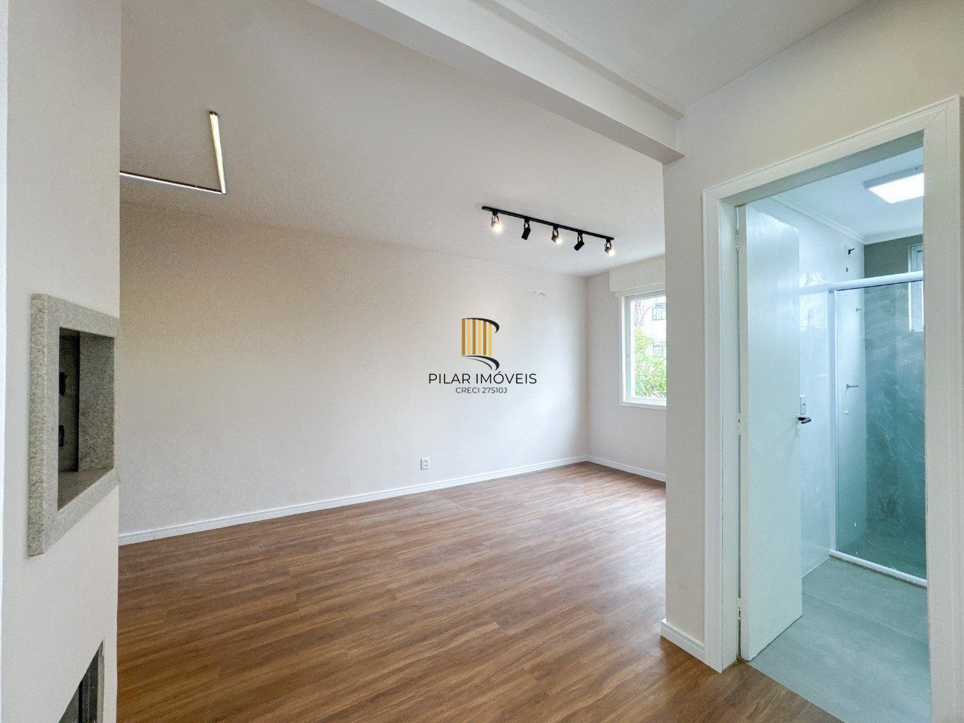 Apartamento de 1 dormitório, 1 vaga, totalmente reformado.