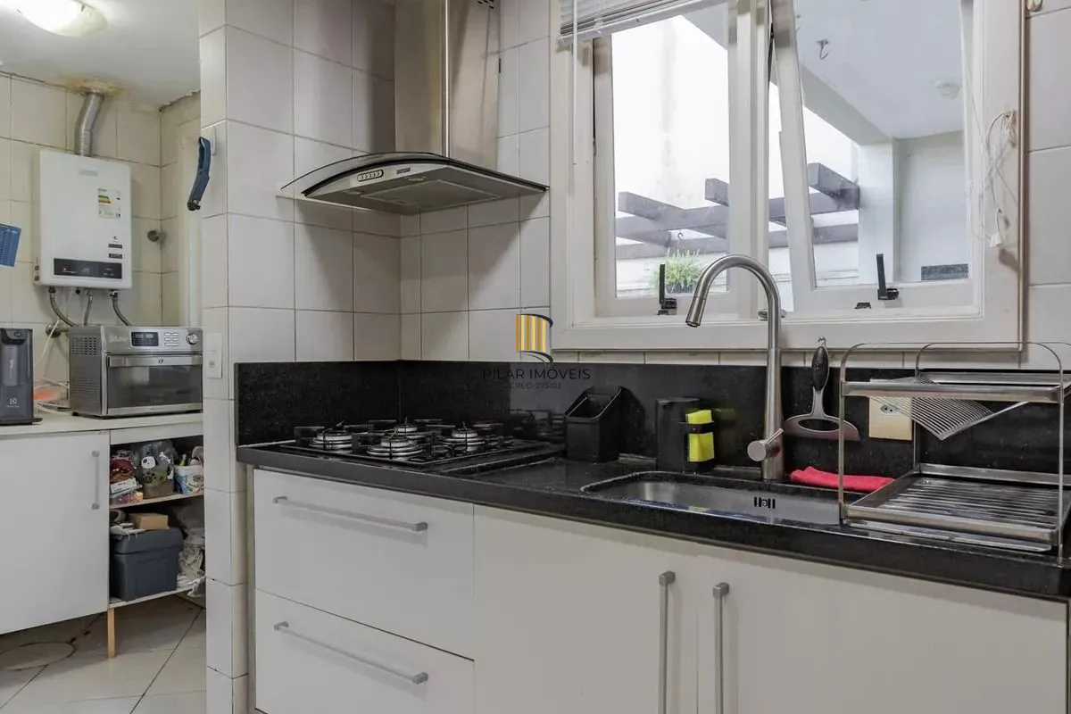 Casa em condomínio com 3 dormitórios, suíte e 2 vagas
