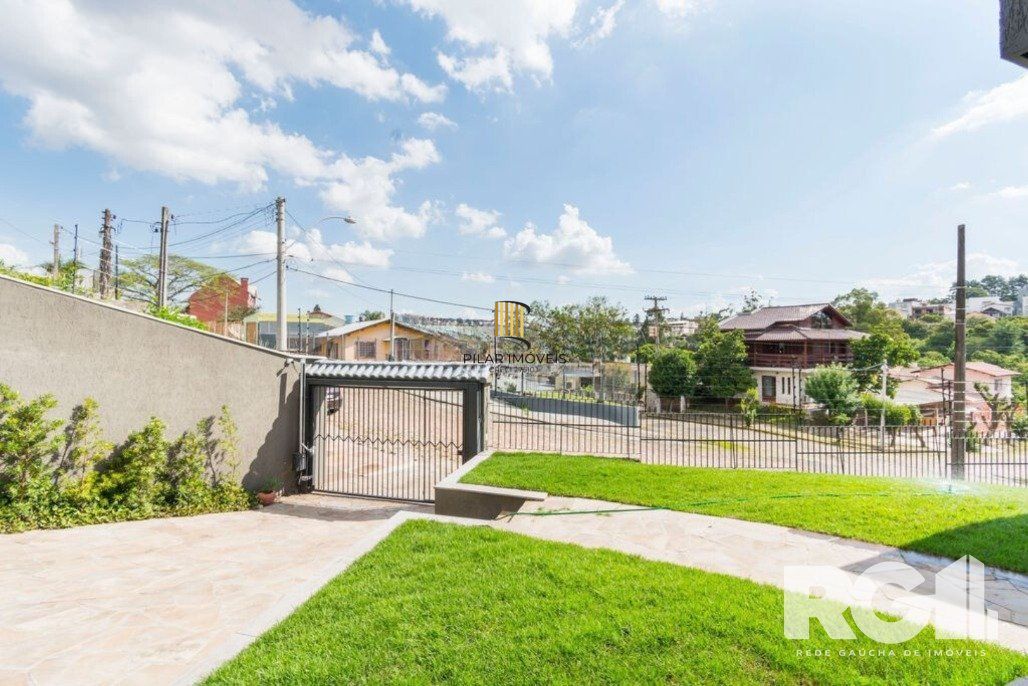 Casa com piscina, 3 dormitórios, 258m² privativos, no Jardim Itu.