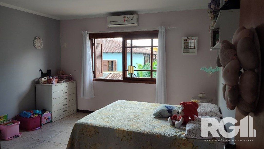 Casa com 3 dormitórios na Rua, Paulo Madureira Coelho, proximo ao novo Cesto, Morro Santana