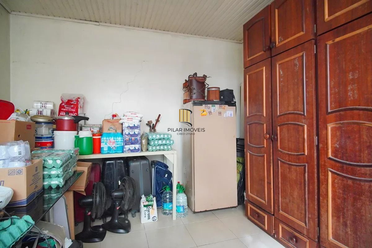 Casa Térrea com 5 dormitórios, Amplo Terreno de 300m² - Bairro Santa Rosa