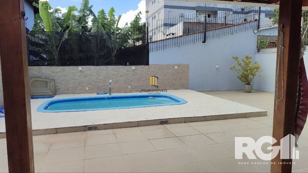 Casa com 3 dormitórios na Rua, Paulo Madureira Coelho, proximo ao novo Cesto, Morro Santana