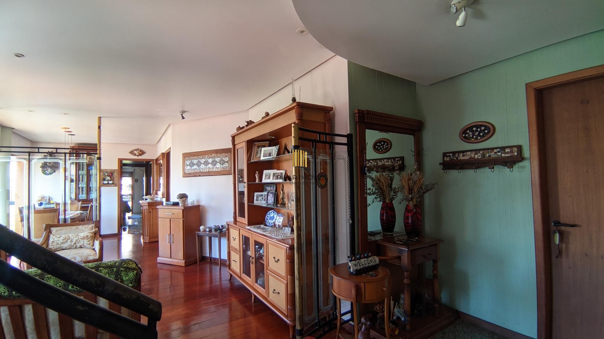 Cobertura com piscina 3 dorm, 2 vagas individuas, no bairro Petrópolis