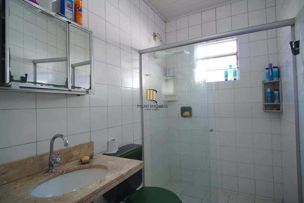 Casa Térrea com 5 dormitórios, Amplo Terreno de 300m² - Bairro Santa Rosa