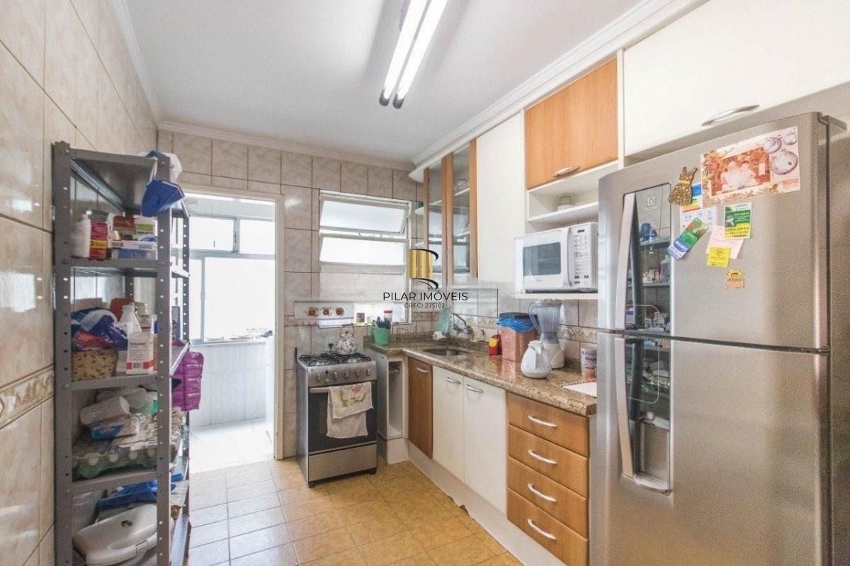 Cobertura ensolarada com 3 quartos, com vista, duas vagas. Cristo Redentor