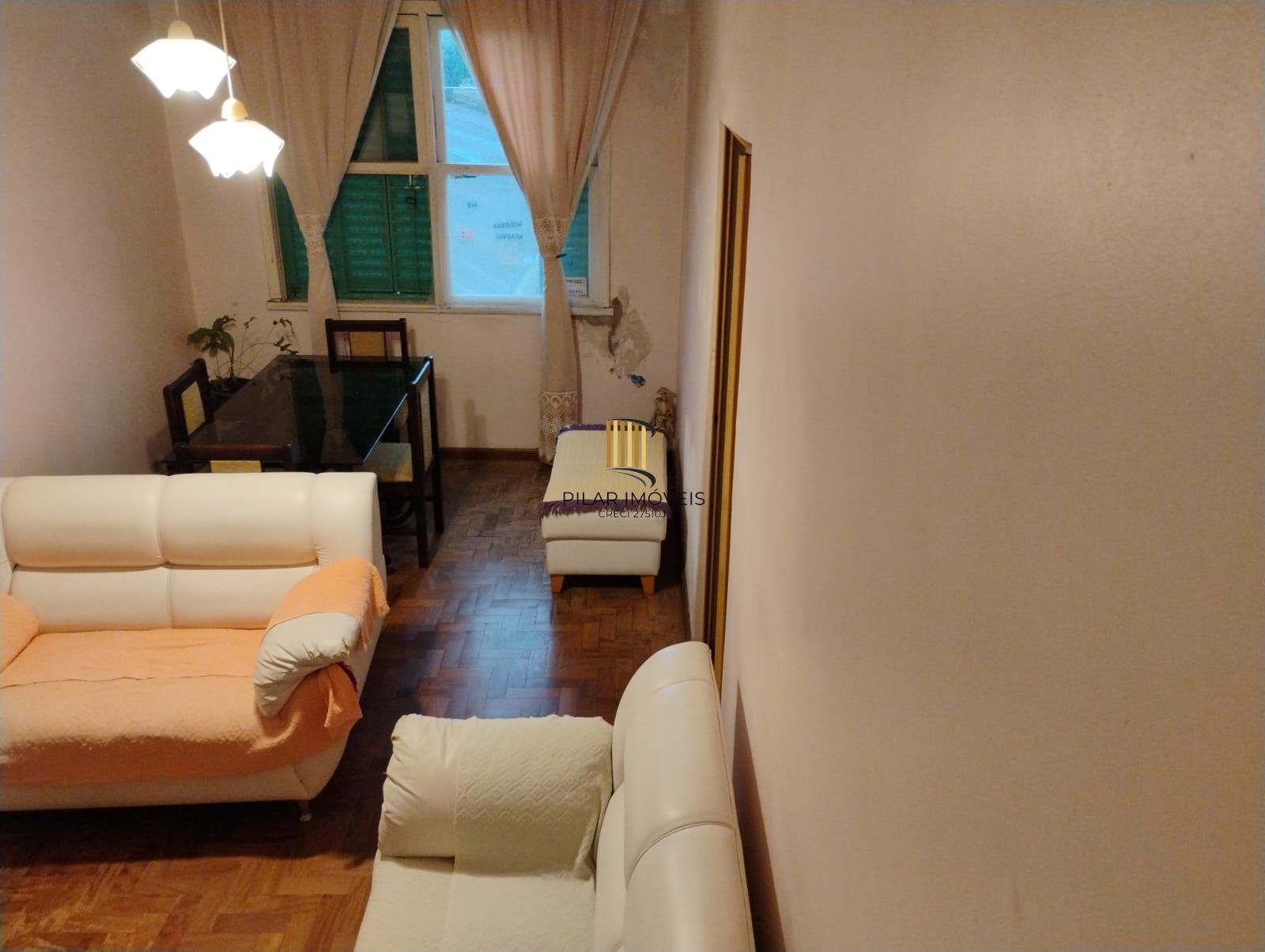 Apartamento 2 dormitórios, 67m², amplo e bem localizado na Av. Assis Brasil