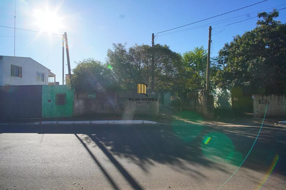 Casa Térrea com 5 dormitórios, Amplo Terreno de 300m² - Bairro Santa Rosa