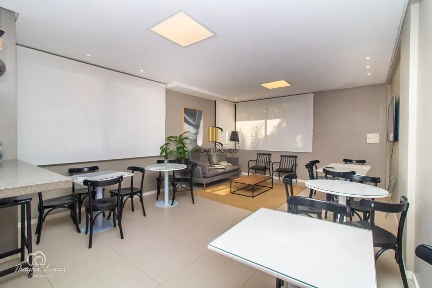 Apartamento com 2 Quartos 76m² privativos 1 vaga - Ferreira Viana Petropolis