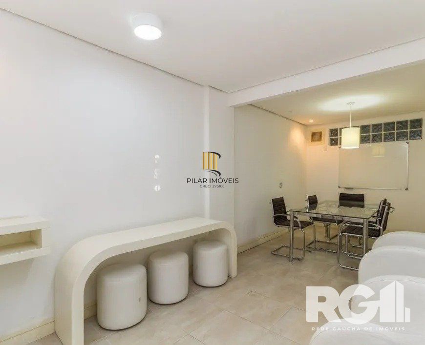 Apartamento com 1 quarto e 53m² à venda em Menino Deus, Porto Alegre.