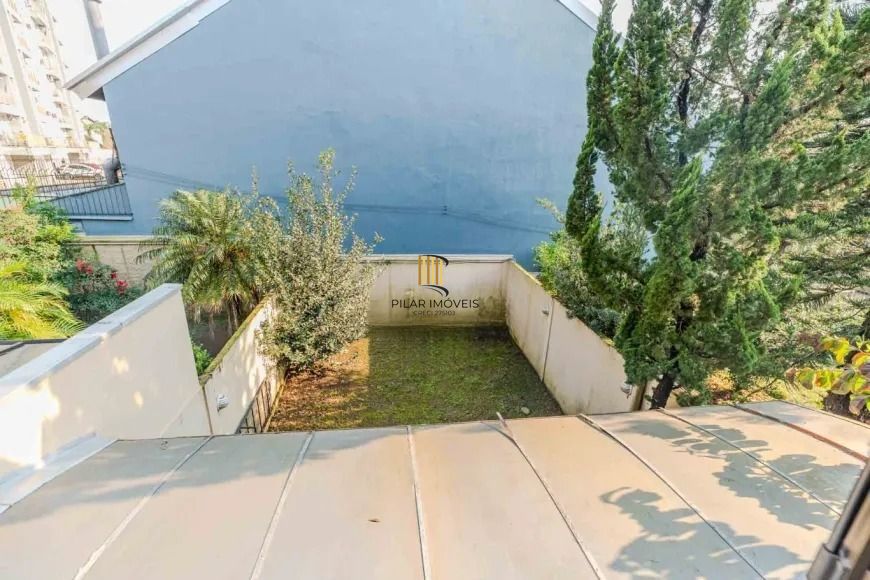 Casa em condomínio com 3 dormitórios, suíte, sótão e lazer completo – 106m²